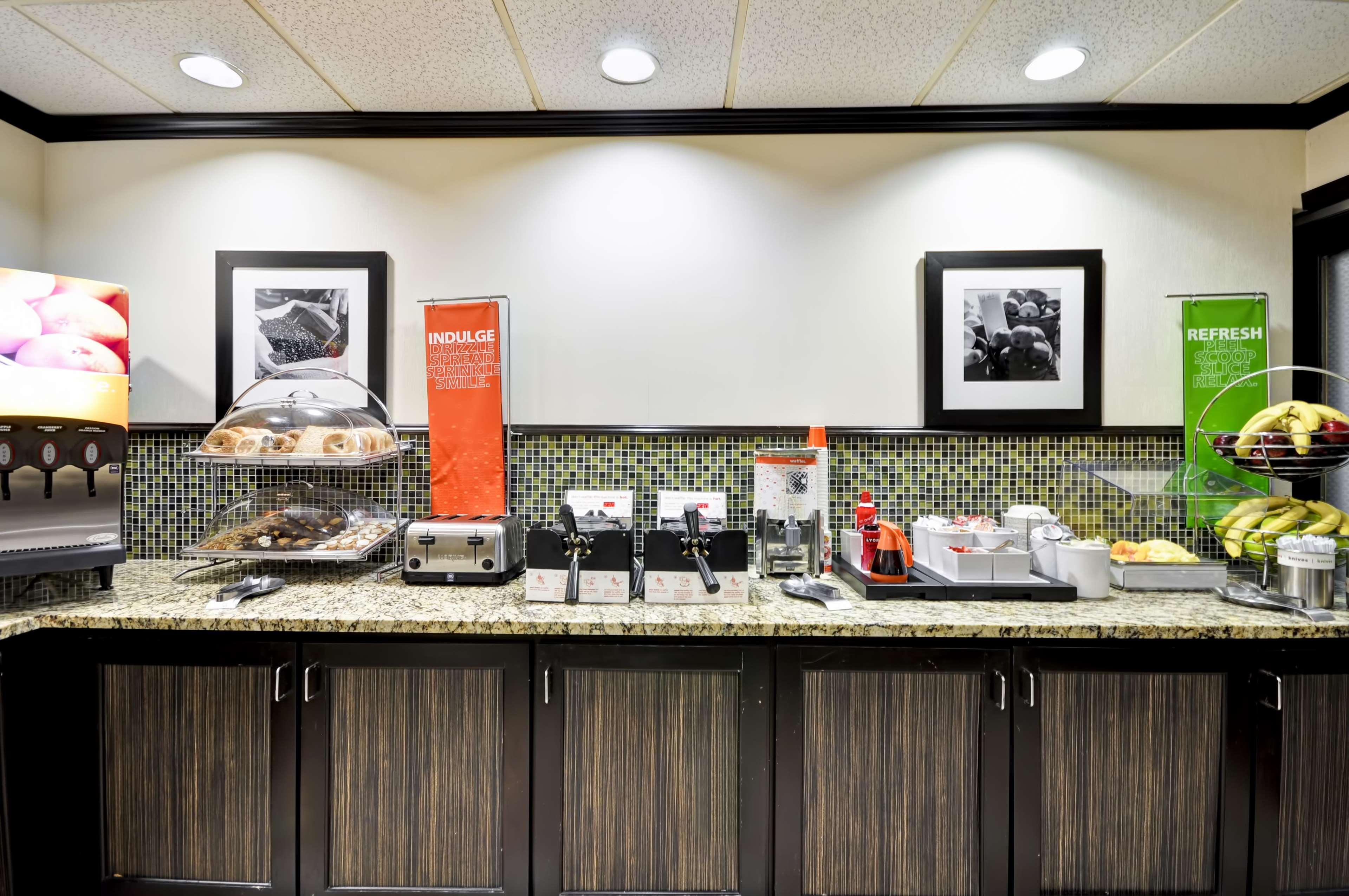 Hampton Inn Charleston-Historic District Bagian luar foto