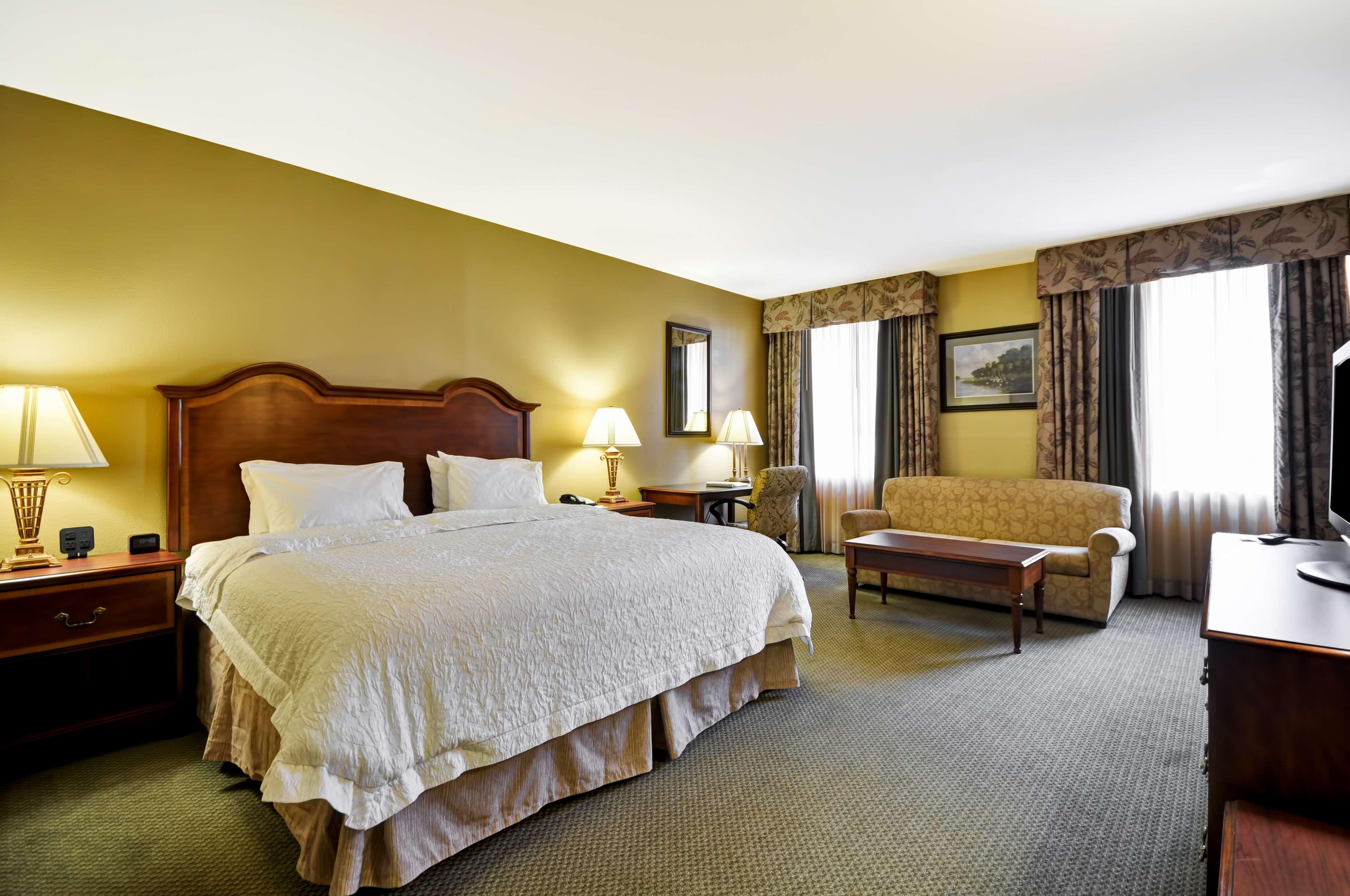 Hampton Inn Charleston-Historic District Bagian luar foto