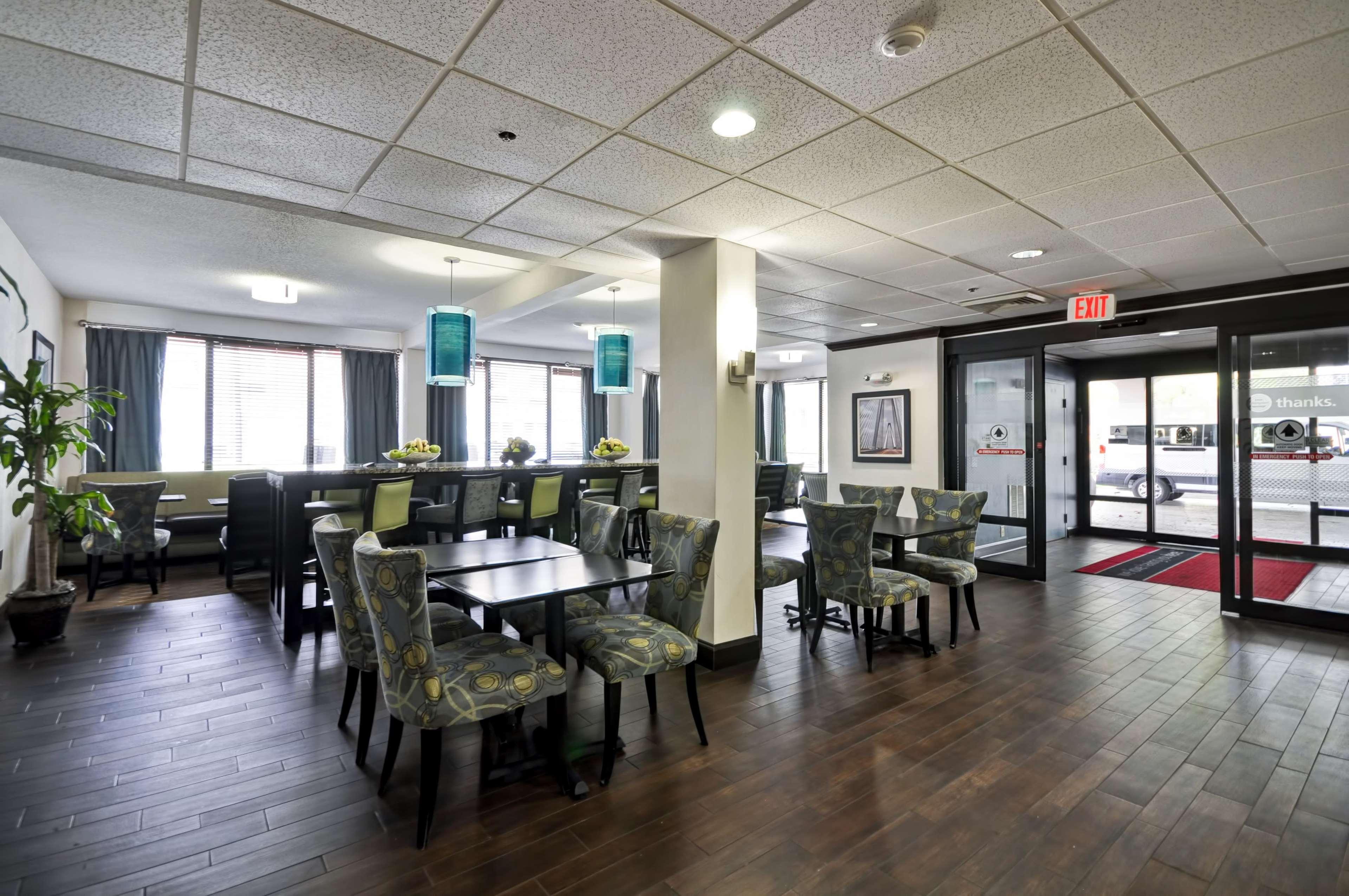 Hampton Inn Charleston-Historic District Bagian luar foto