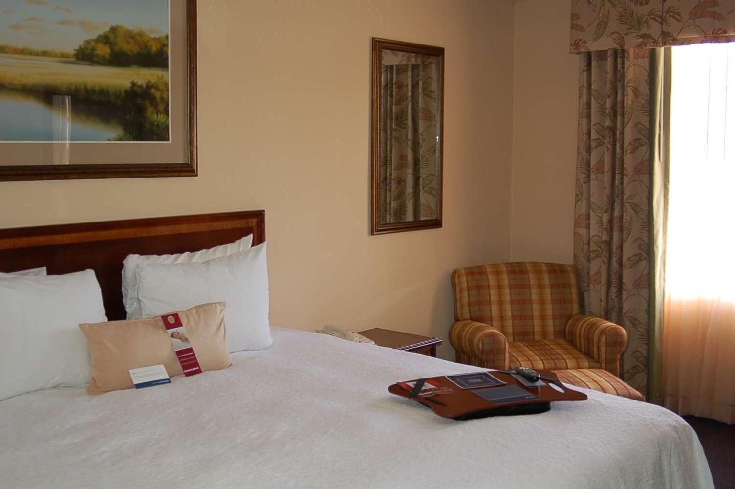 Hampton Inn Charleston-Historic District Ruang foto