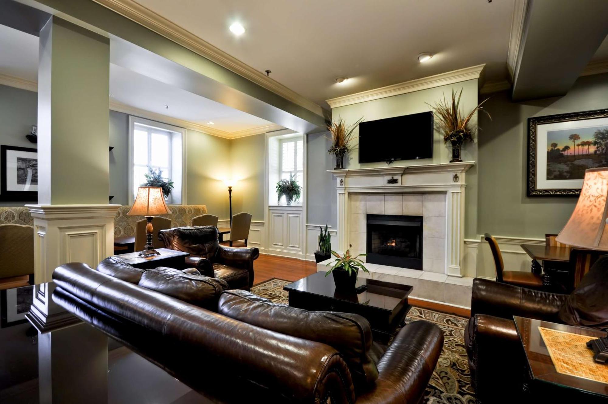 Hampton Inn Charleston-Historic District Bagian luar foto