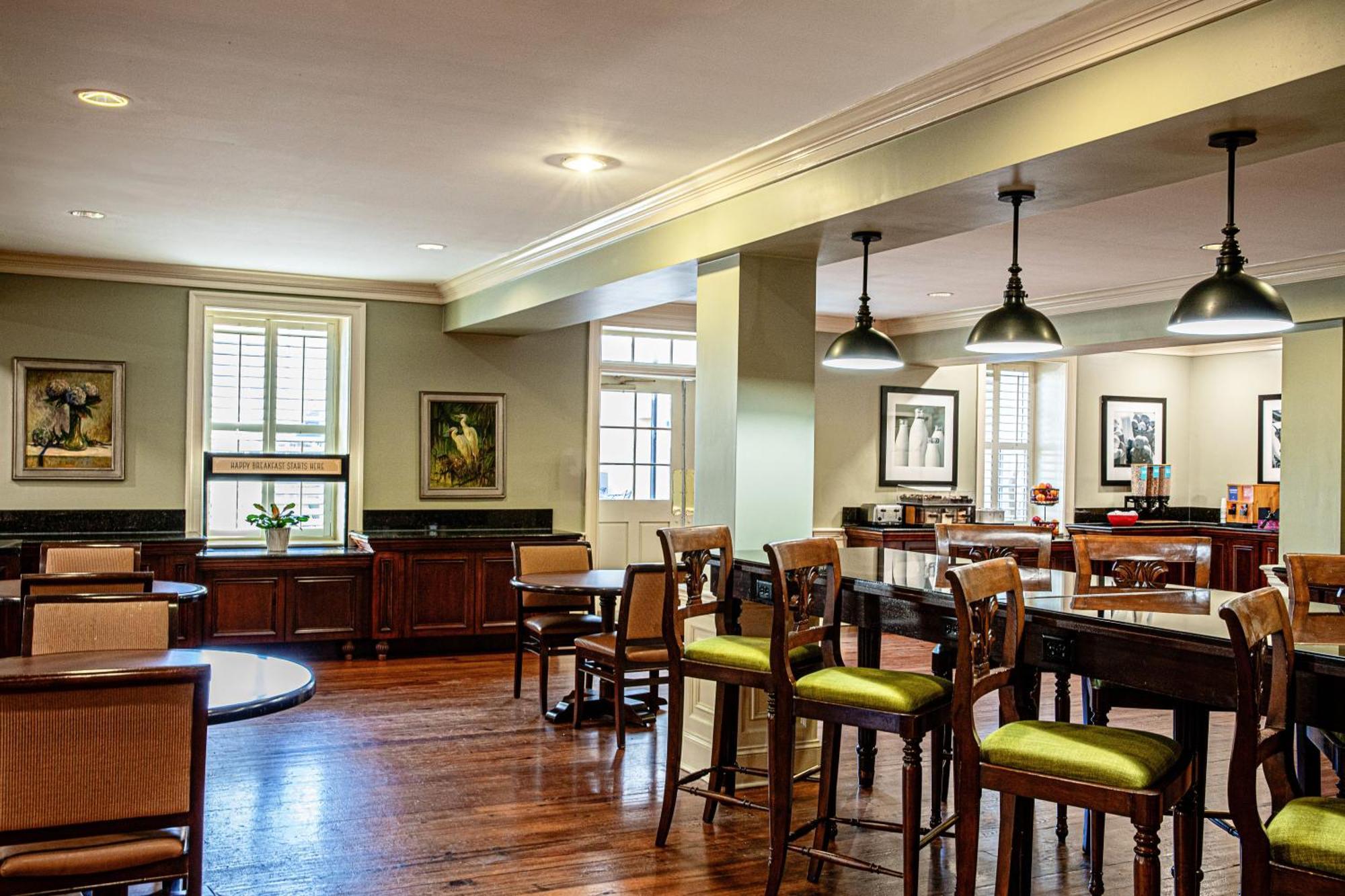 Hampton Inn Charleston-Historic District Bagian luar foto