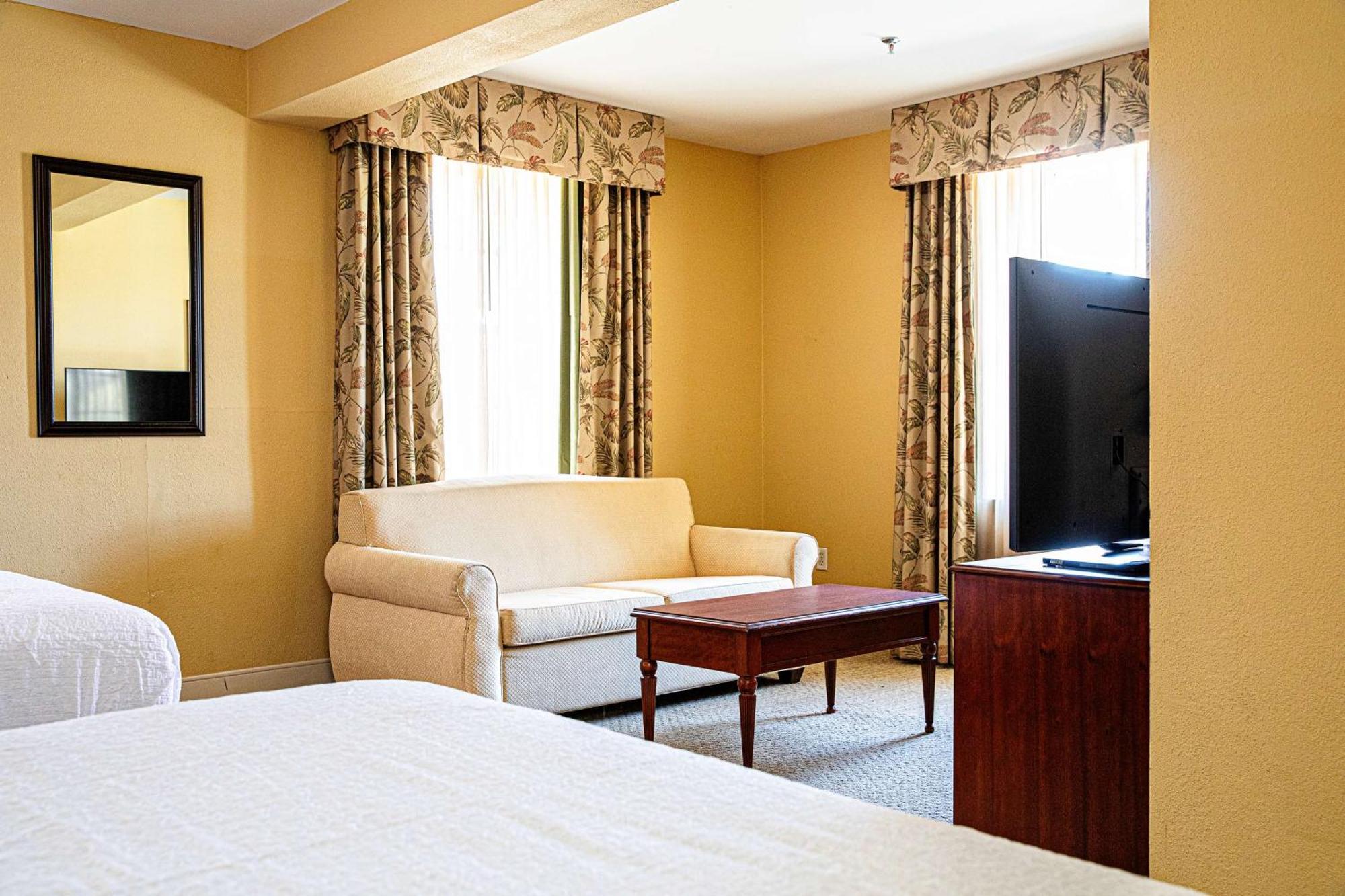 Hampton Inn Charleston-Historic District Bagian luar foto
